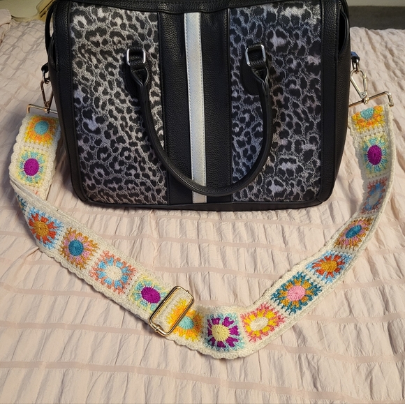 Very Cute Large Tote Bag With Extra Strap - Picture 2 of 3